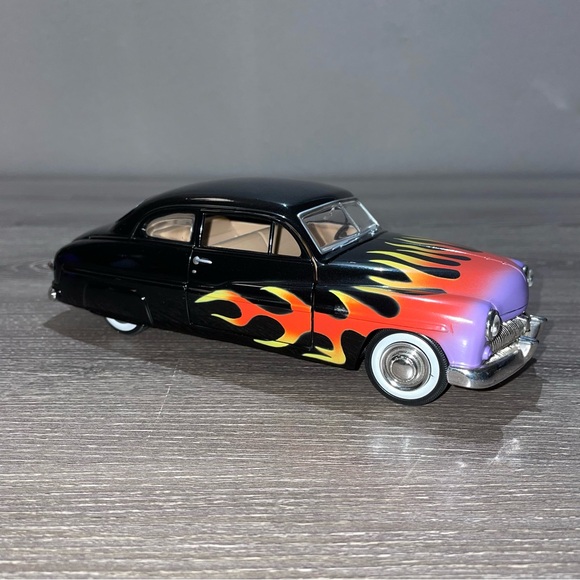 MOTOR MAX 1949 Mercury Coupe Hot Rod Flames Diecast Model Car 1/24 Scale - Picture 9 of 12